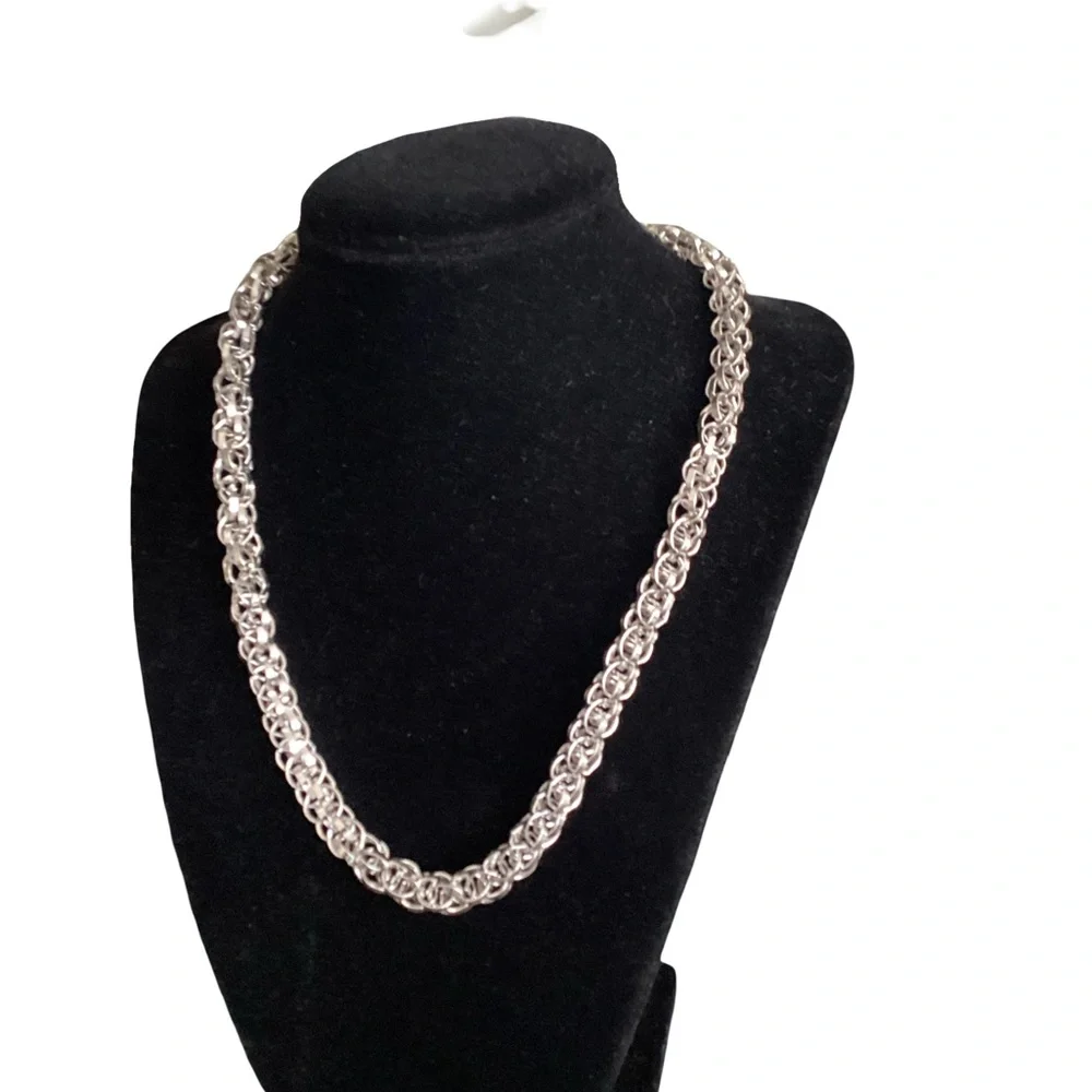🍁 Unique Silver Chain Necklace 18”